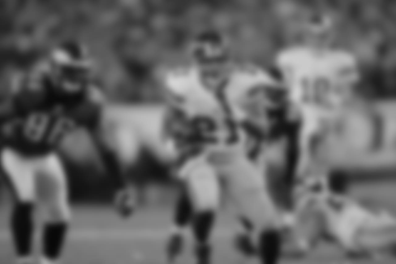 t.5: RB Tiki Barber - 8 TDs