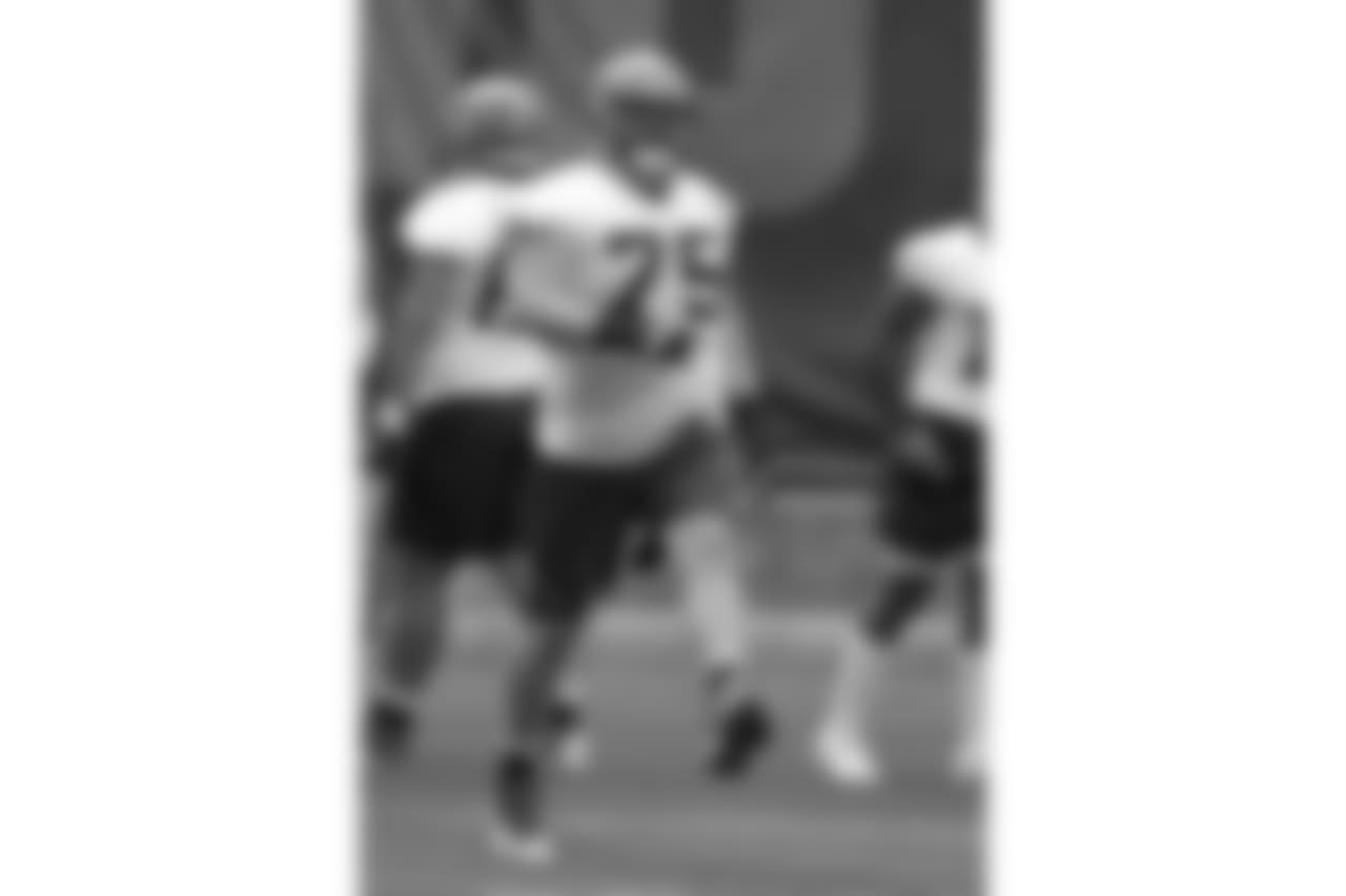 LT Joel Bitonio