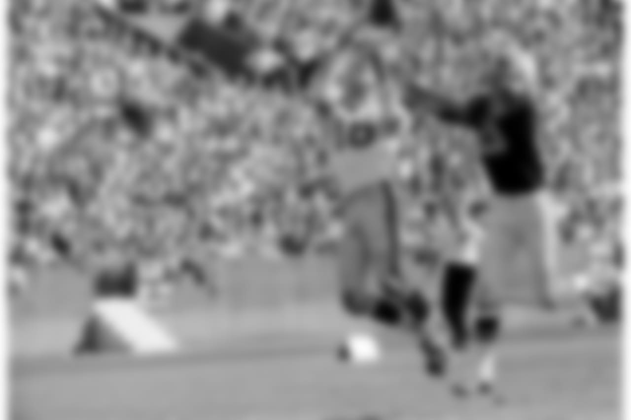 4) Frank Gifford - 43