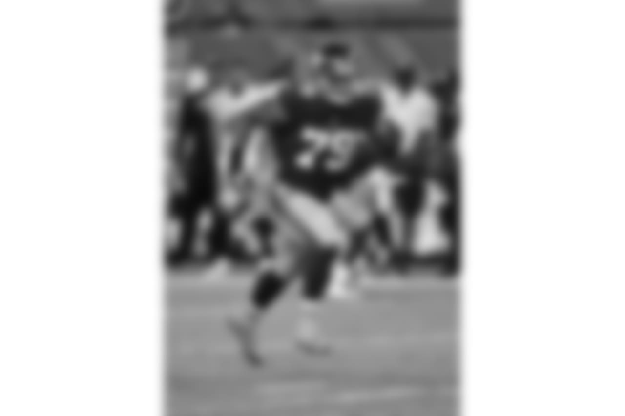 OLB Jordan Williams