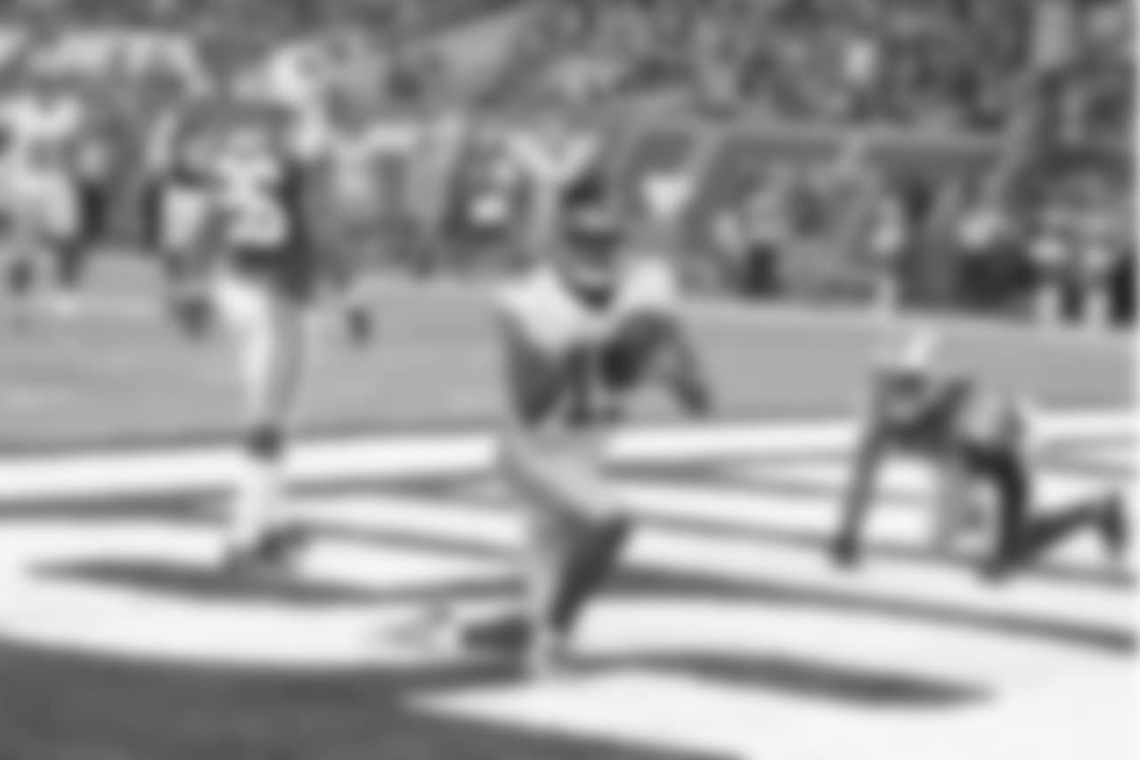 WR TAVARRES KING
King caught two, second-half touchdowns from Ryan Nassib, including an 11-yard score that put the Giants ahead with 2:25 left in the game.