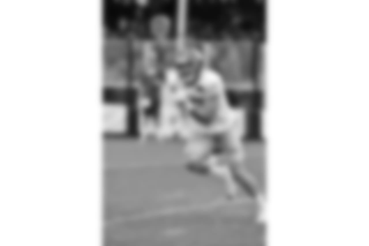 LB Connor Barwin