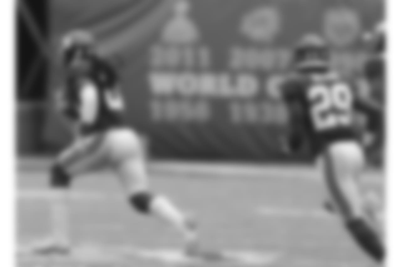 CB JANORIS JENKINSIn addition to leading the team with eight tackles and two passes defensed, Jenkins returned a blocked field goal 65 yards for the Giants’ first and only touchdown of the afternoon.