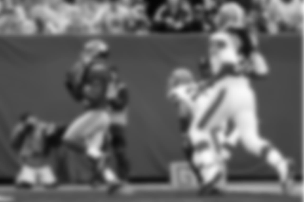 Oct. 7 2012 - Cruz catches a career high 3 touchdown passes in a 41-27 home win over the Cleveland Browns.