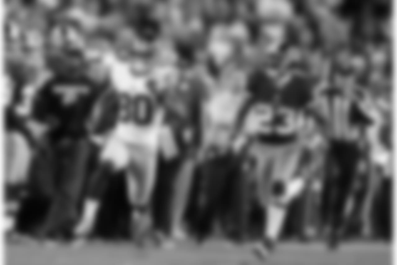 Oct. 21 2012 - With 1:13 left to play and the Giants down a field goal, Eli Manning connects with Victor Cruz on a 77-yard touchdown. The Giants win 27-23 and improve to 5-2 on the season.