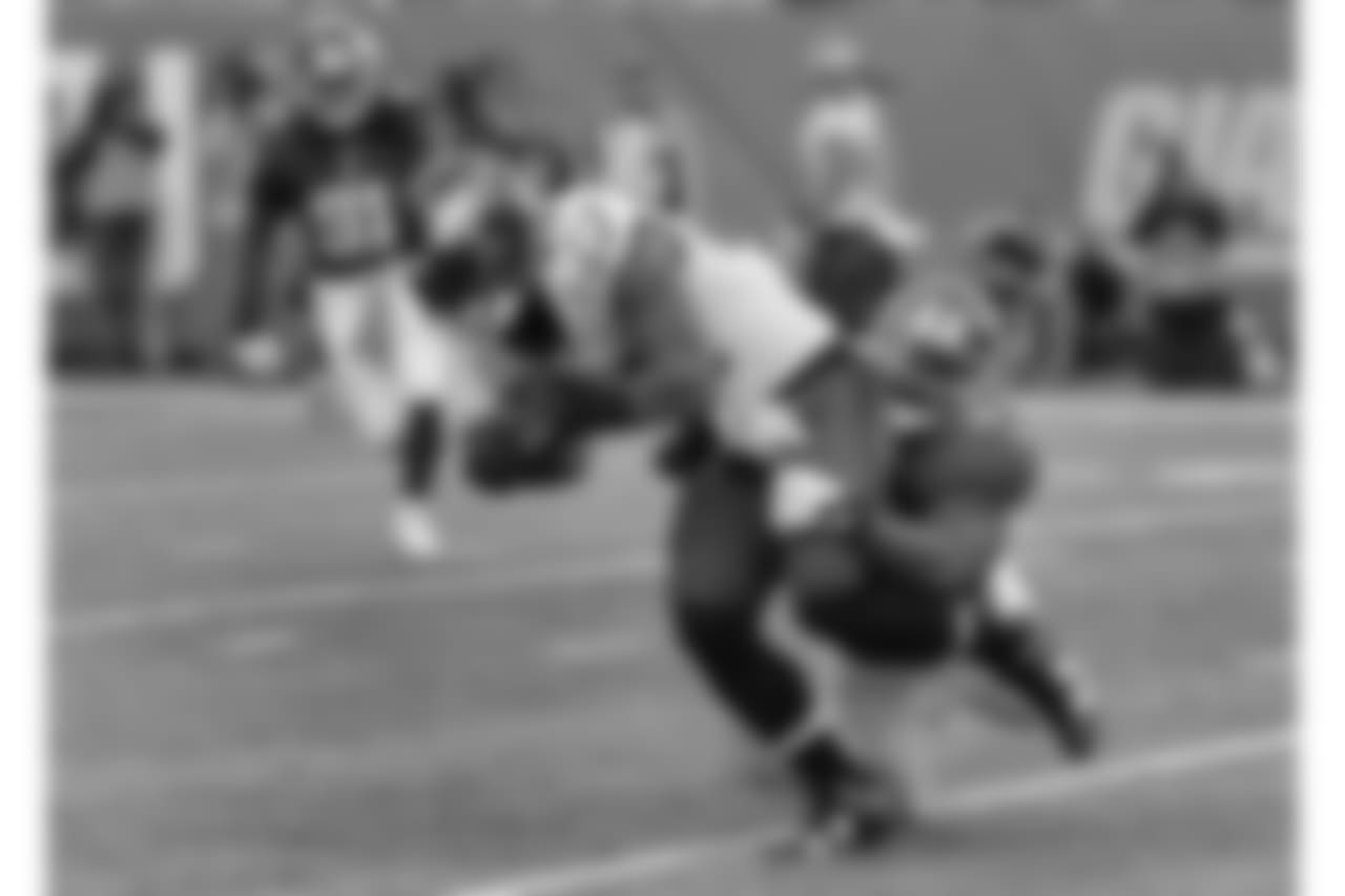 SAFETY LANDON COLLINSAnother NFC Defensive Player of the Week award might be in store for the second-year safety. Collins led the team with 12 tackles and notched his third sack as well as his third interception of the season.