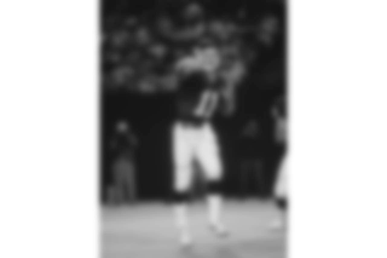 4: Phil Simms vs. Eagles, 1984- Rating: 157.6