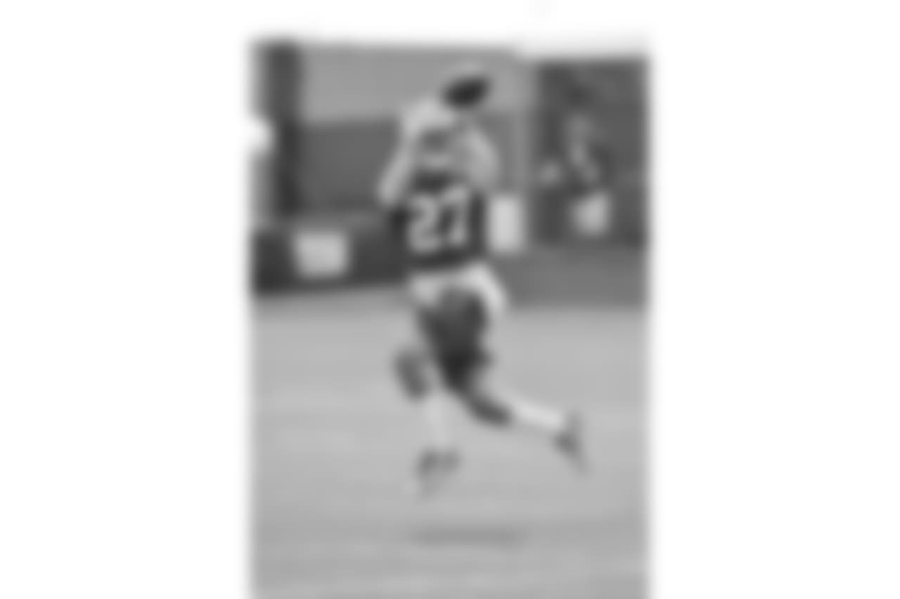 S DARIAN THOMPSON
The Giants have an interesting competition in James Bettcher’s defense opposite Landon Collins, who is on the mend. Thompson, who started all 16 games in his second season, will compete with Andrew Adams and newcomers Michael Thomas (veteran free agent) and Sean Chandler (undrafted free agent).
