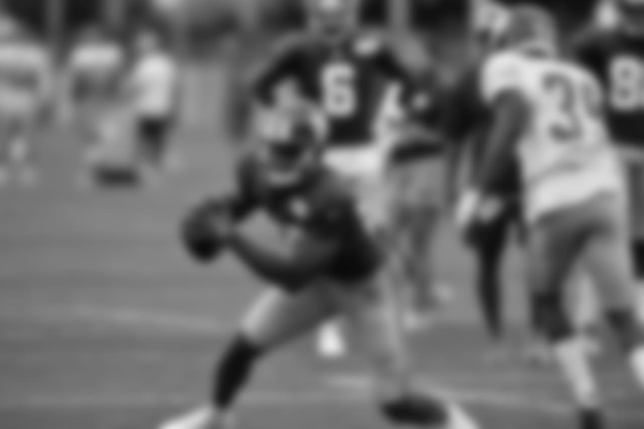 Giants hit the practice field on Monday
