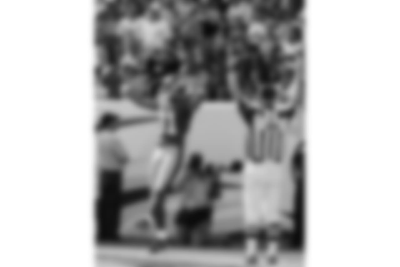 t.9: WR Amani Toomer - 7 TDs