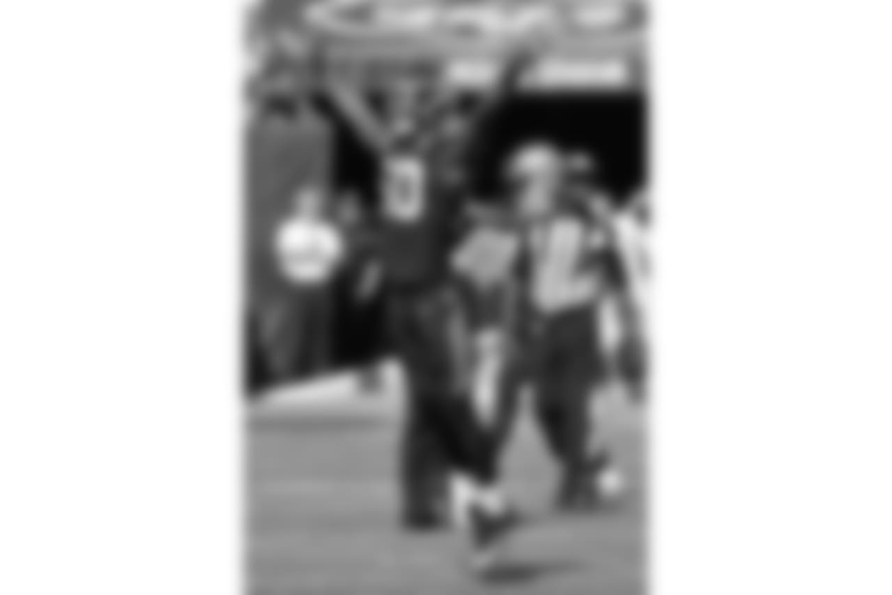 Jacksonville Jaguars linebacker Telvin Smith (50) celebrates a New York Jets missed field goal at the end of the second quarter in a NFL game Sunday, October 1, 2017 in East Rutherford, NJ. (Rick Wilson via AP)