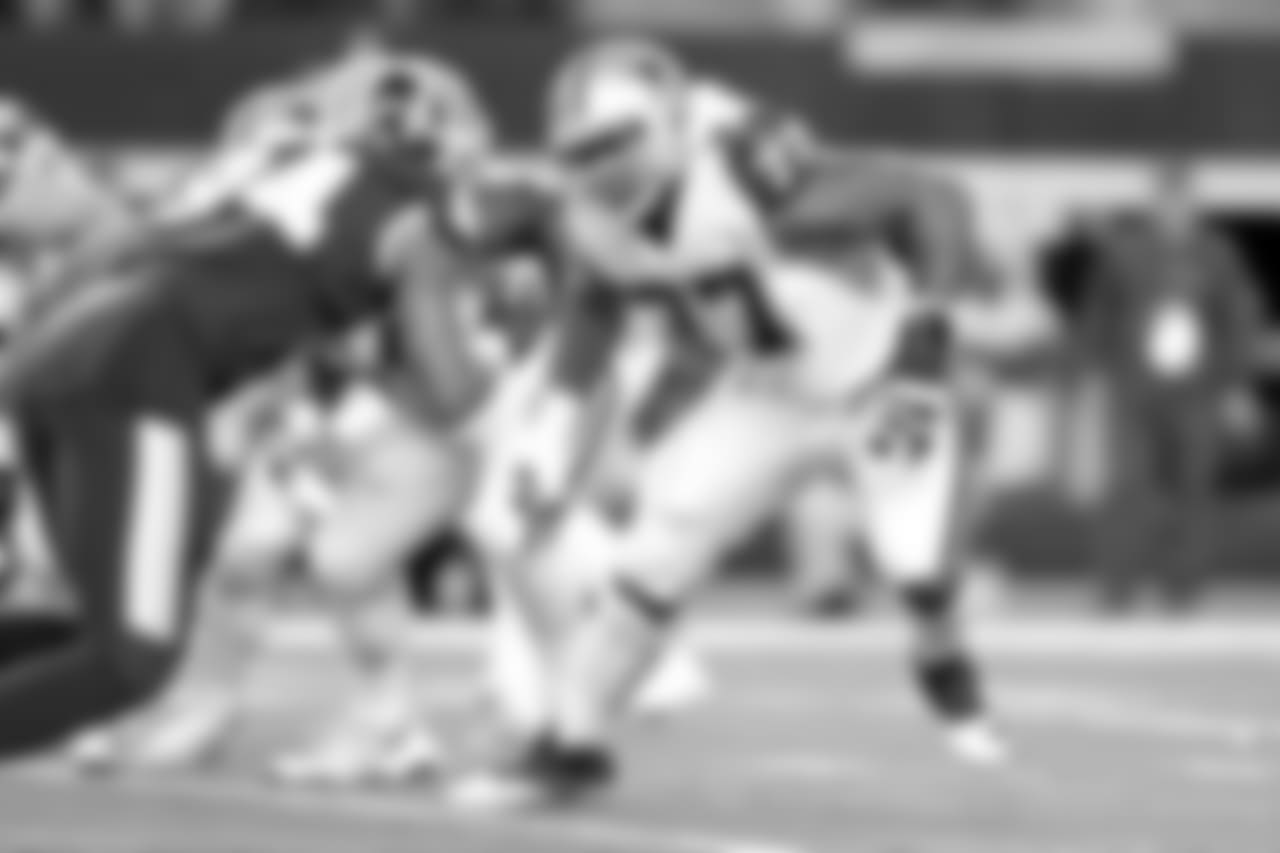 39 Tyron Smith