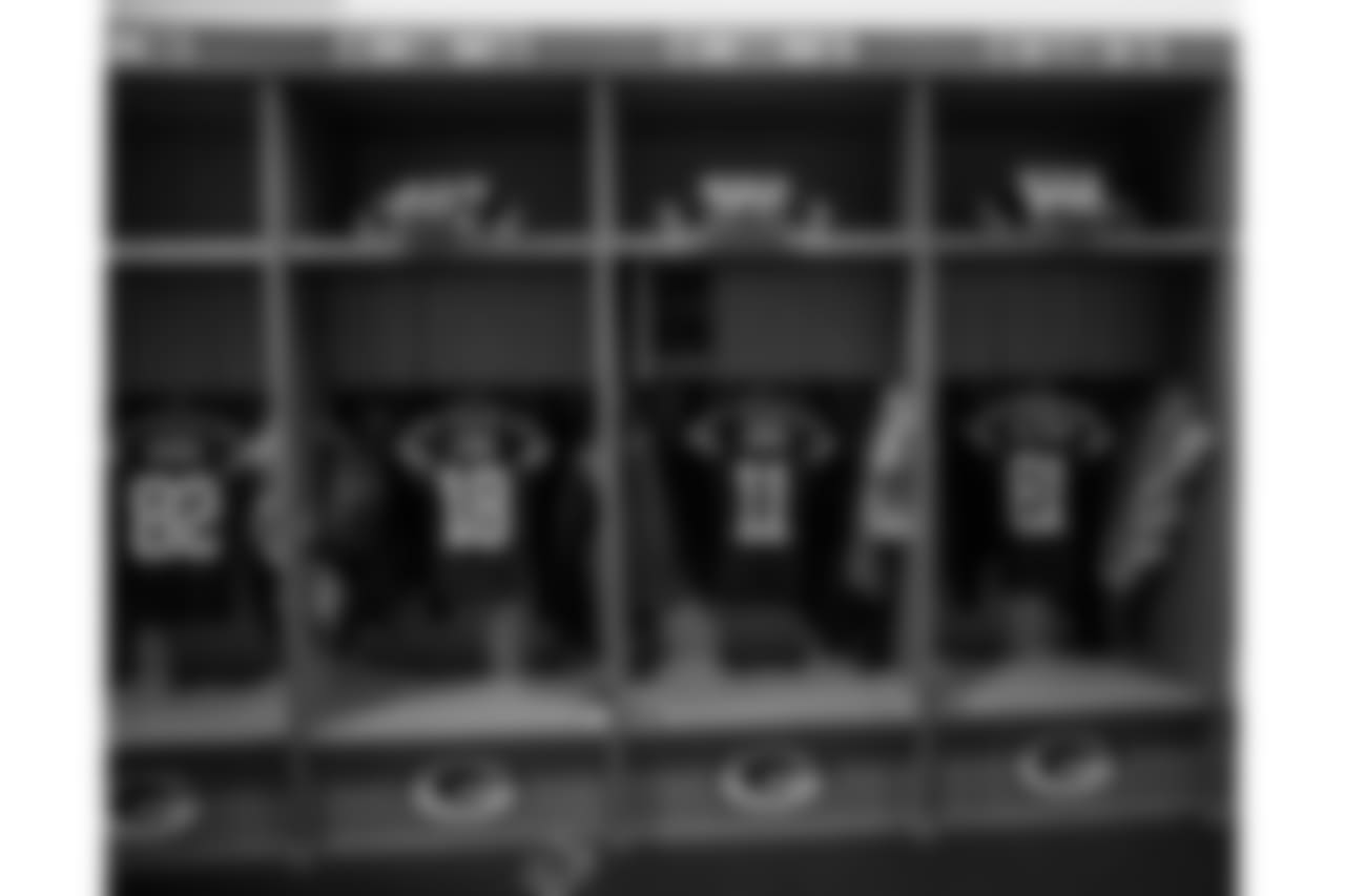 180809-packers-locker-room-bobber-7