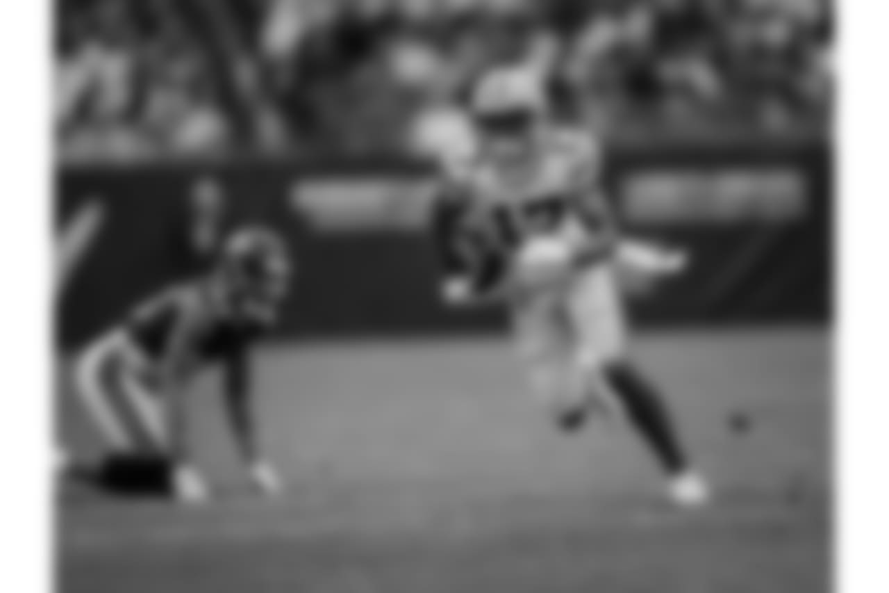 He started all 26 games he appeared in for the Bulldogs and caught 233 passes for 3,030 yards (13.0 avg.) and 38 TDs in college.