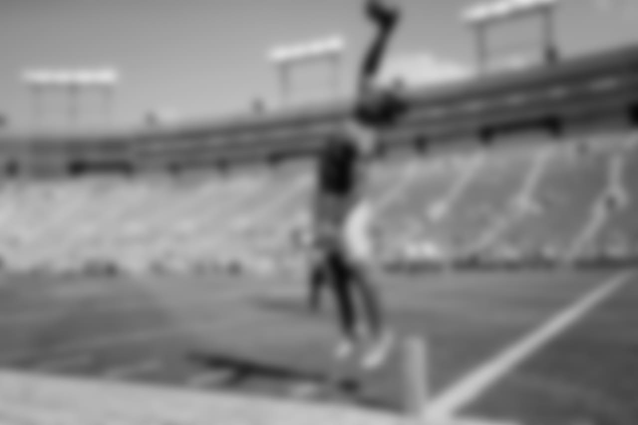 Adams registered 121 receiving yards in the Week 13 win vs. New England in ’14, the most by a Green Bay rookie since Sharpe’s 124-yard effort vs. Detroit on Nov. 20, 1988.