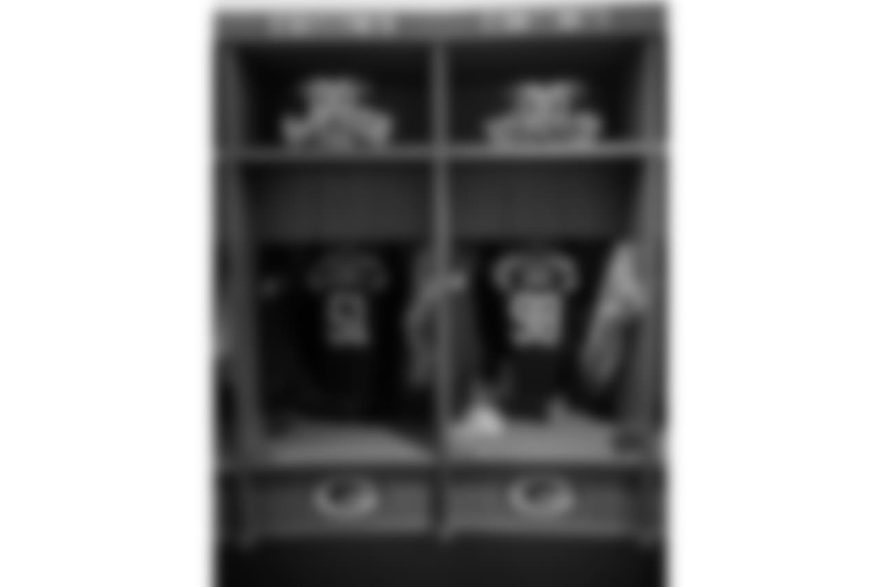 180809-packers-locker-room-bobber-4