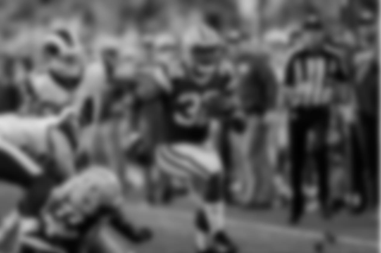 32 — RB Devante Mays