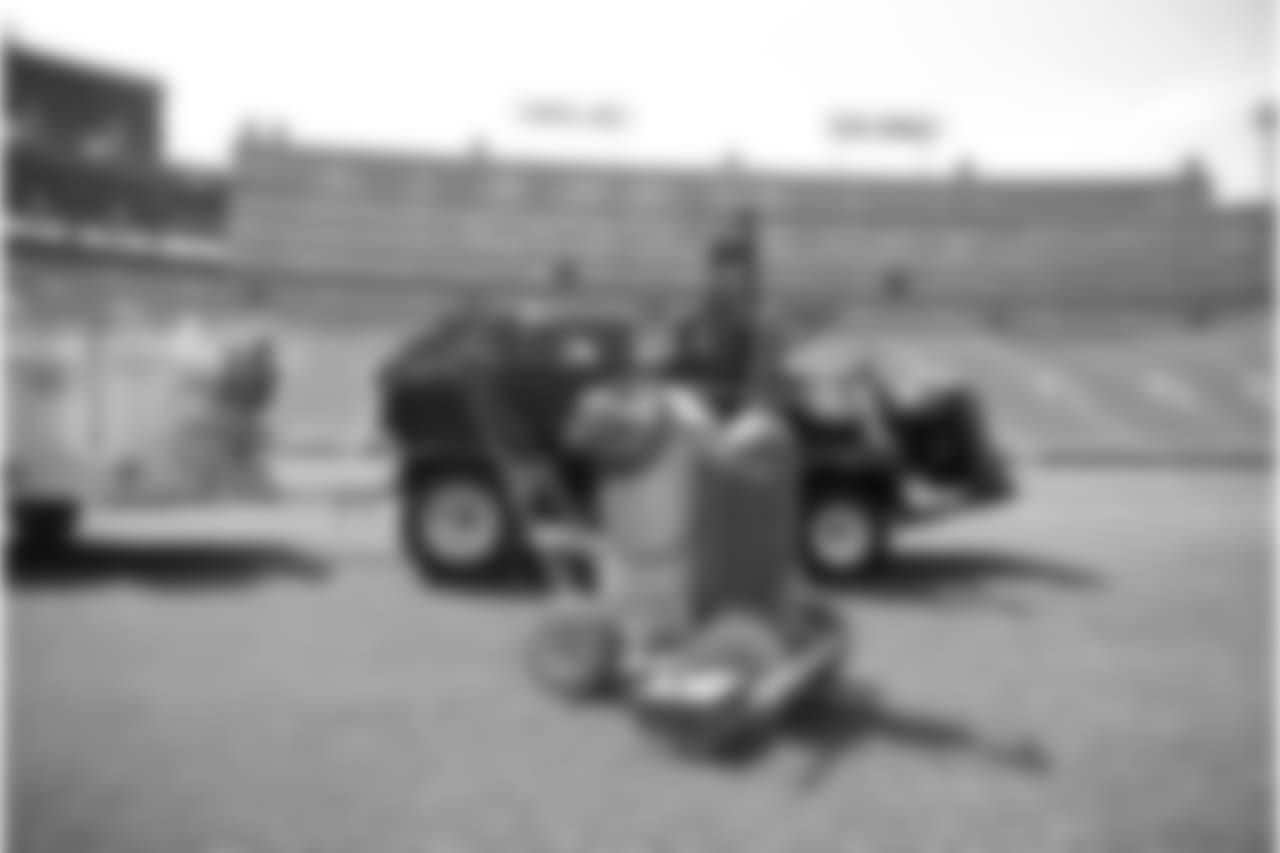 180808-lambeau-field-painting-11