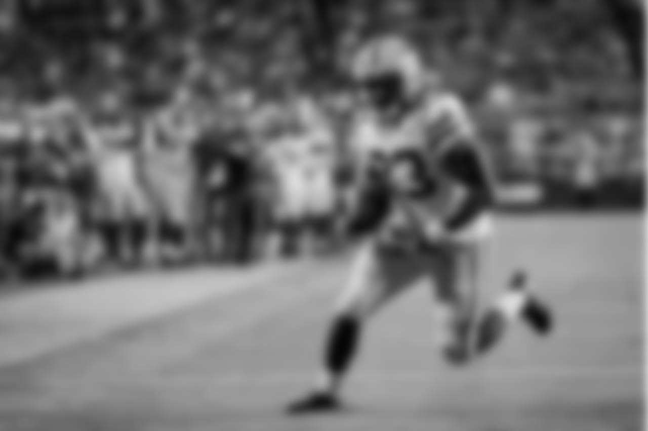32 — RB Devante Mays