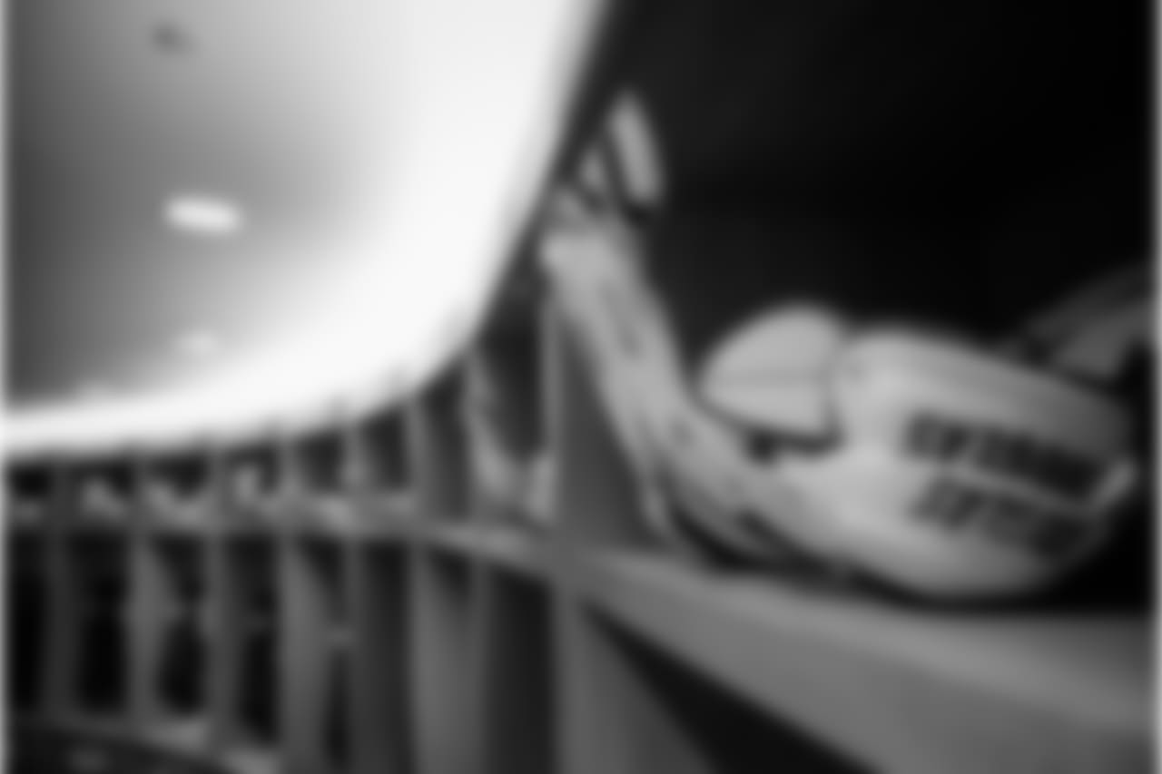 180809-packers-locker-room-bobber-16