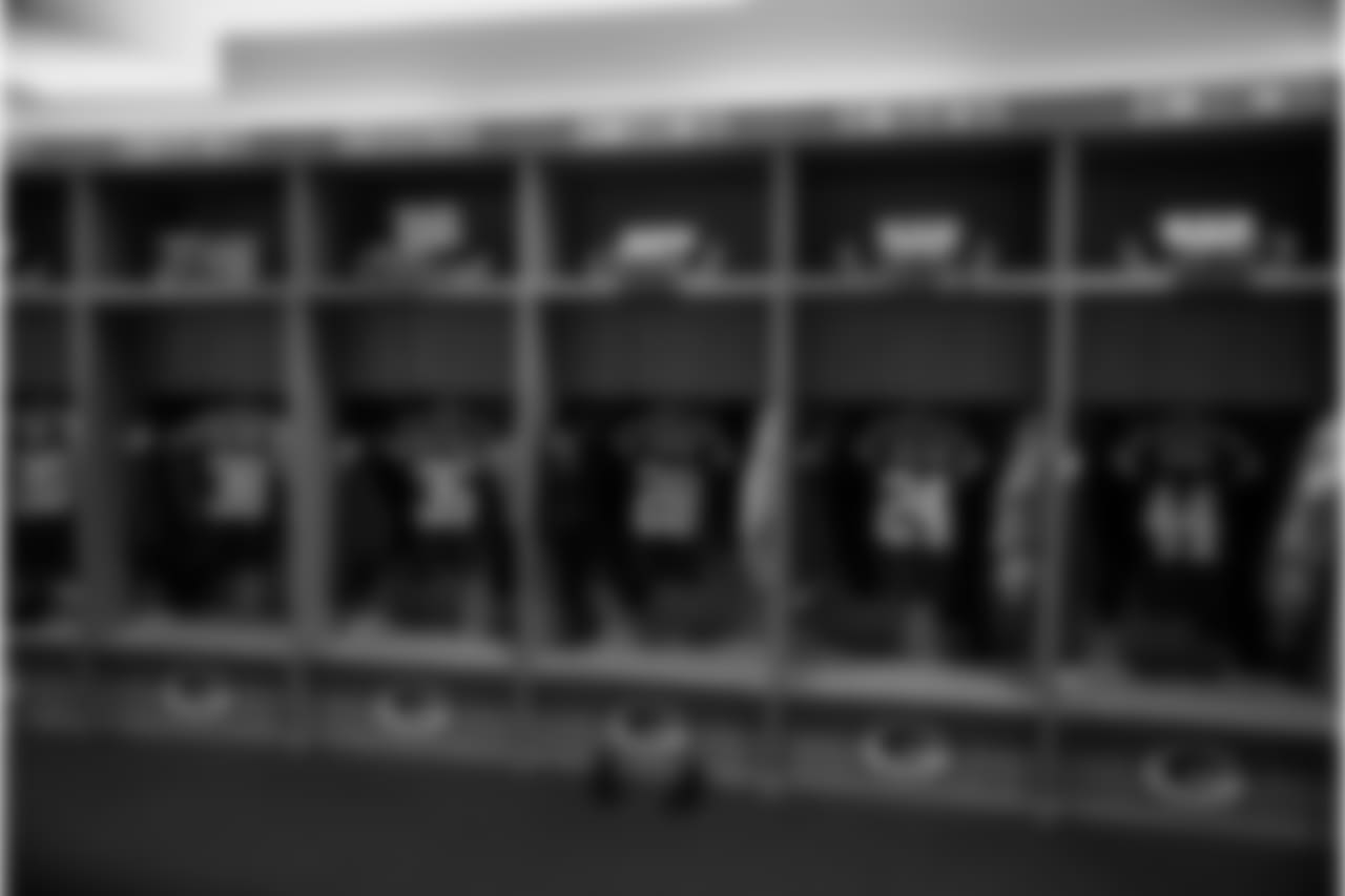 180809-packers-locker-room-bobber-18