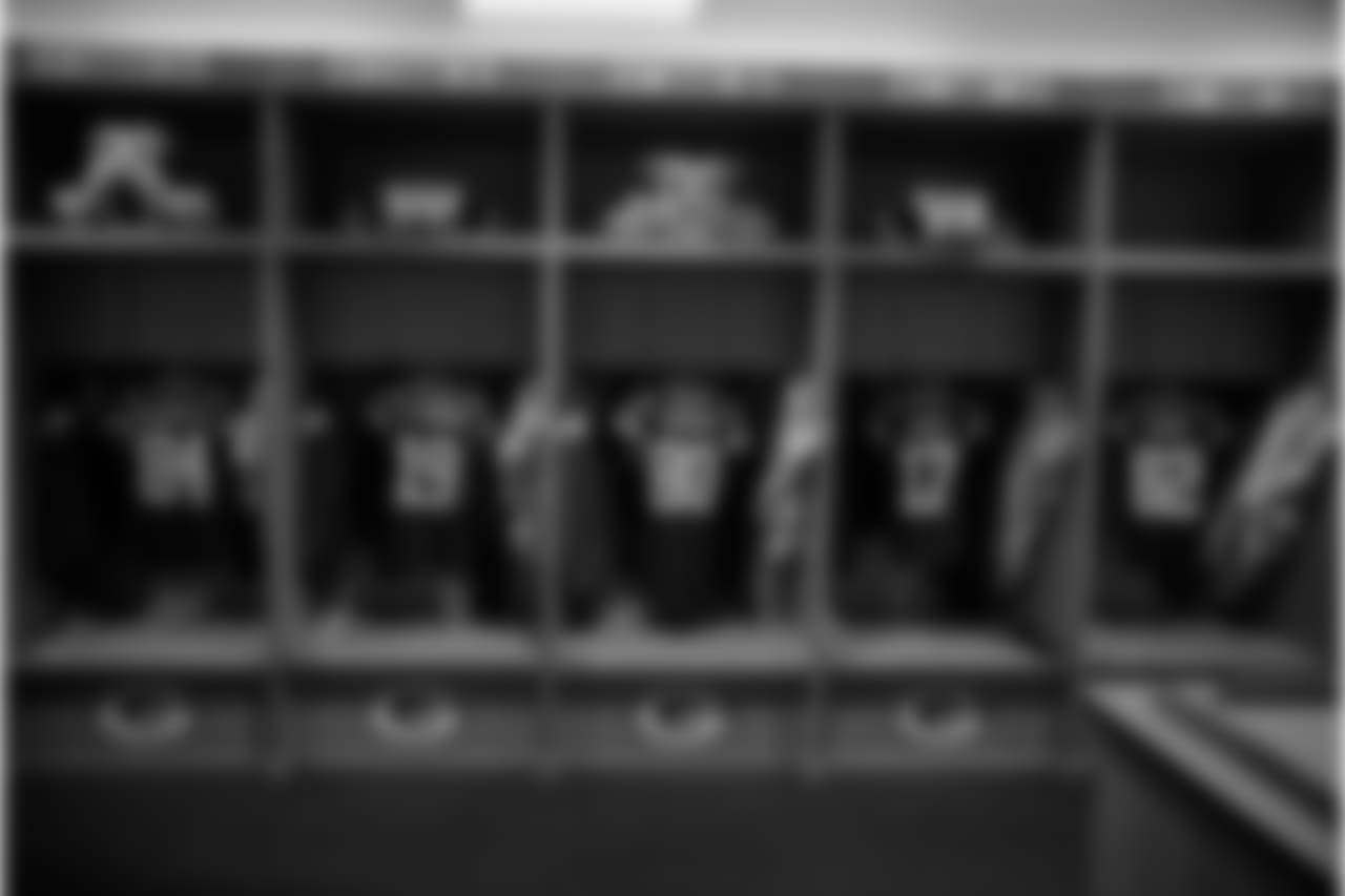 180809-packers-locker-room-bobber-6