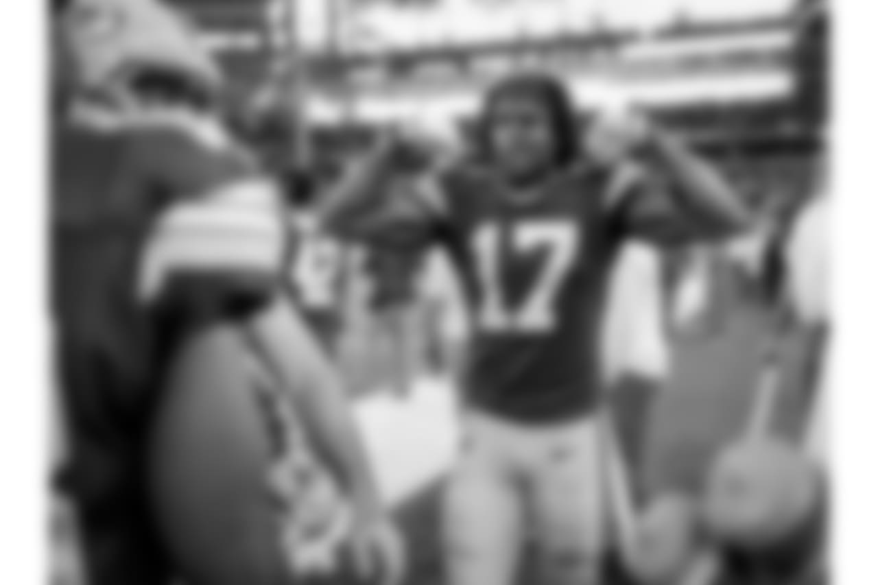 17, had 13 catches in Week 7 vs. Chicago and 12 receptions in Week 8 at Atlanta last season, becoming the first player in franchise history to register 12-plus catches in back-to-back games.