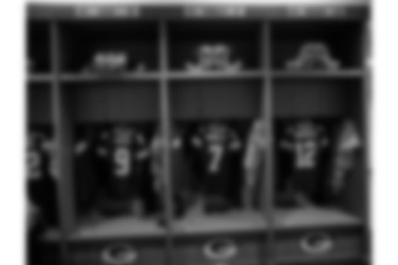180809-packers-locker-room-bobber-10