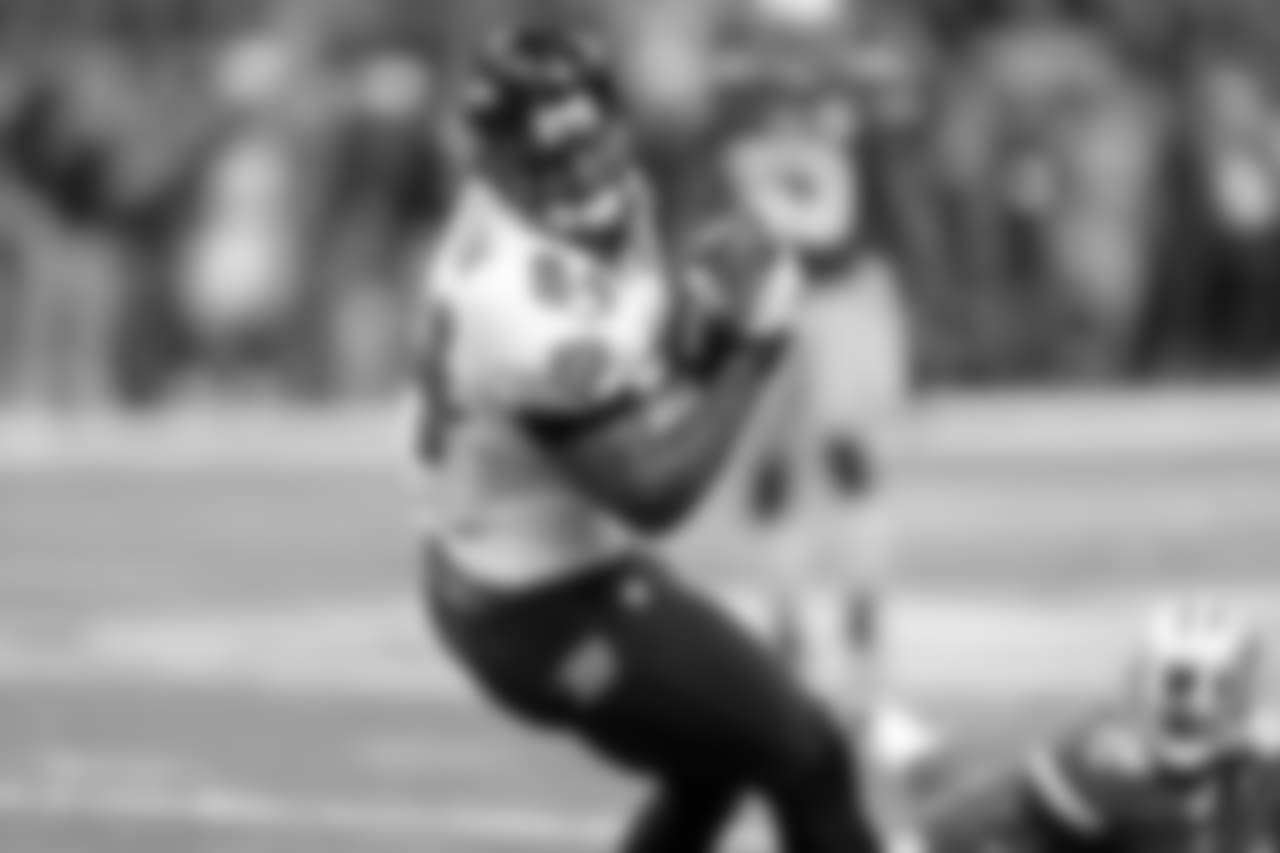 Posted two receptions for 37 yards for the Baltimore Ravens in Super Bowl XLVII against the San Francisco 49ers.