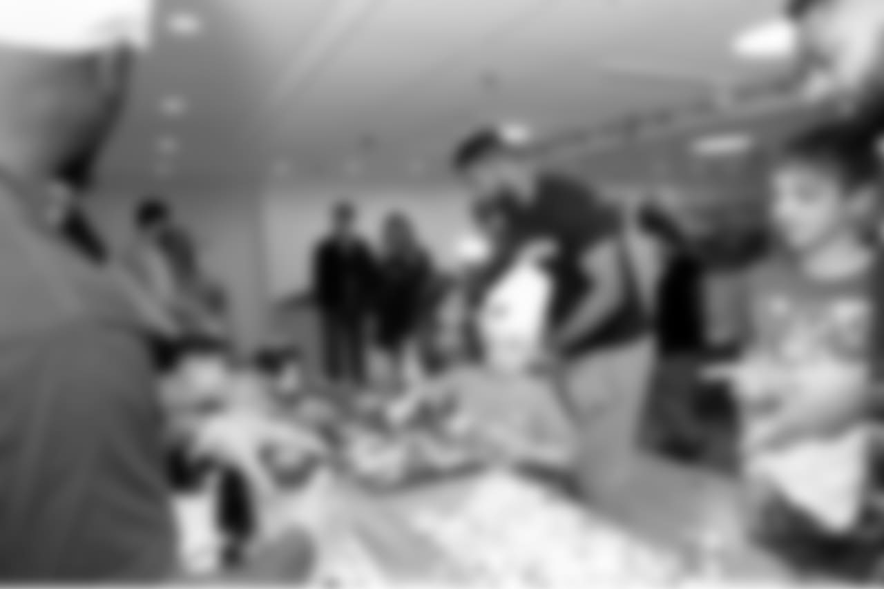 BOSTON, MA - MAY 16: New England Patriots Kyle Van Noy makes smoothies with (L to R) Parker, Daniel, and Evan at Boston Children's Hospital on May 16, 2018 in Boston, Massachusetts. (Photo by Darren McCollester/Getty Images for Boston Children's Hospital)