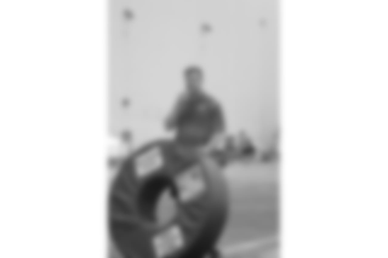 20180615_FootballForYou_Kelly_Redwine700