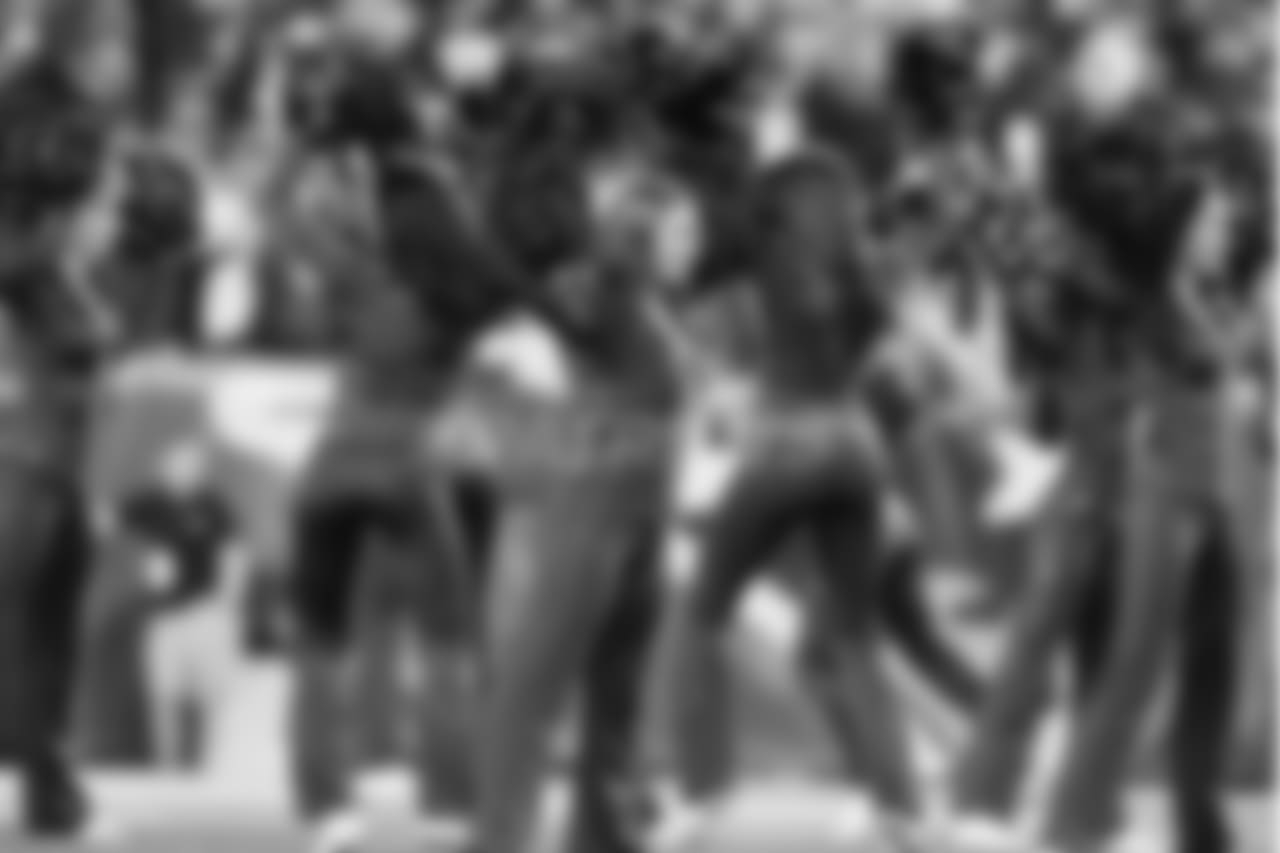 af102217cheer_ds16-watermarked.jpg