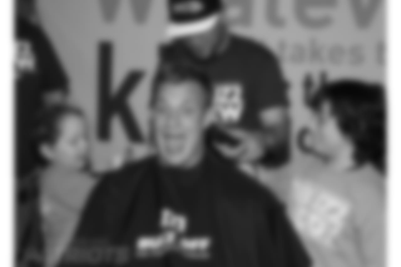 060318-BuzzOff_EJA313-watermarked