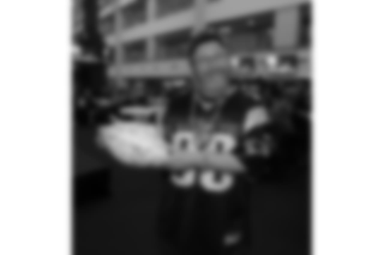 042618-draftparty_ds312-watermarked.jpg