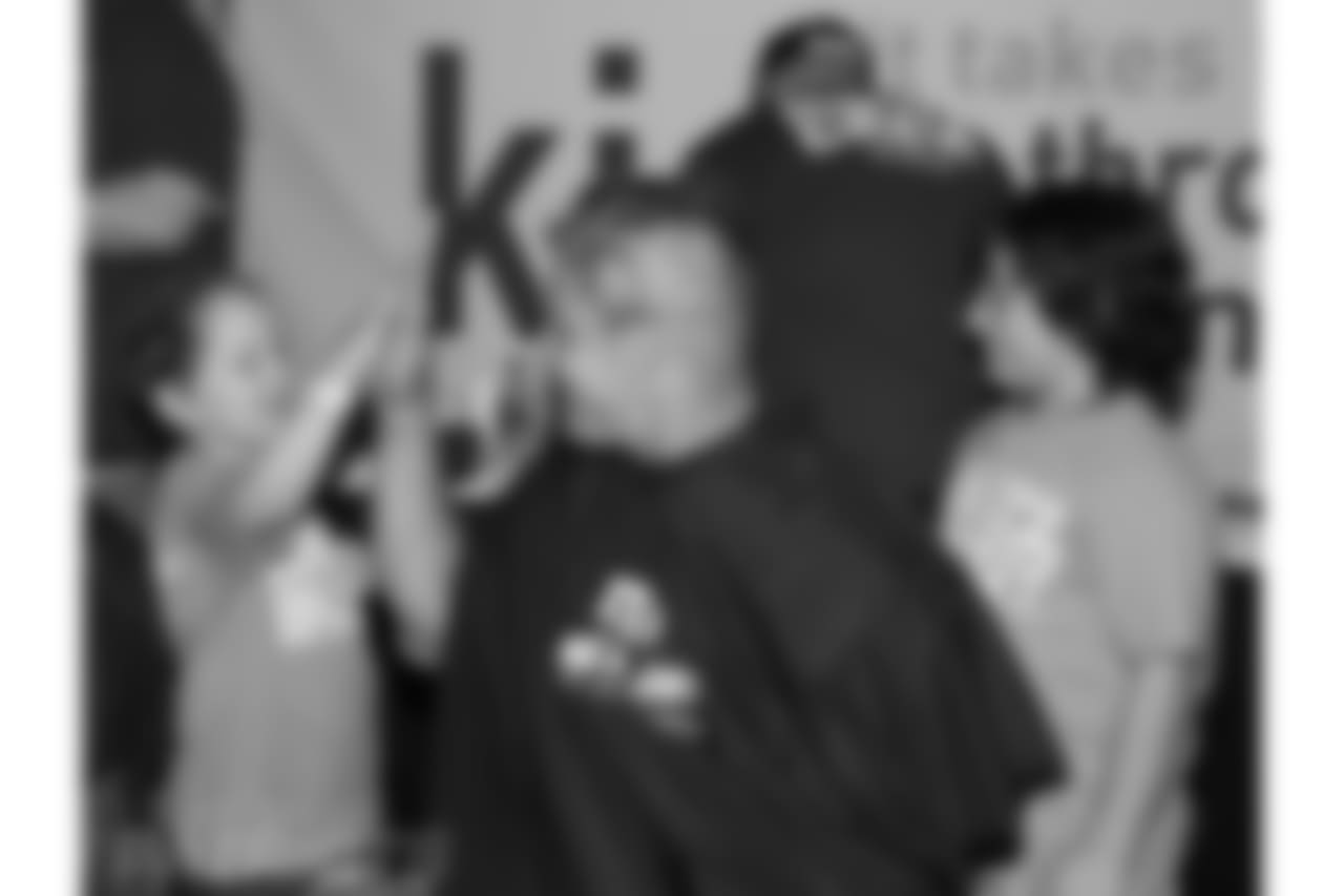 060318-BuzzOff_EJA343-watermarked