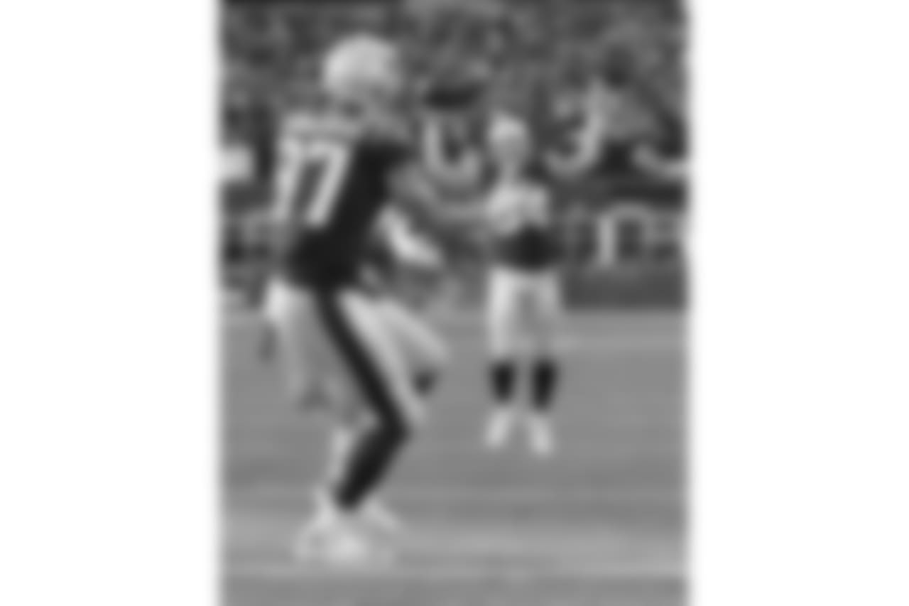 20171126_dolphins_nordstrom535.jpg