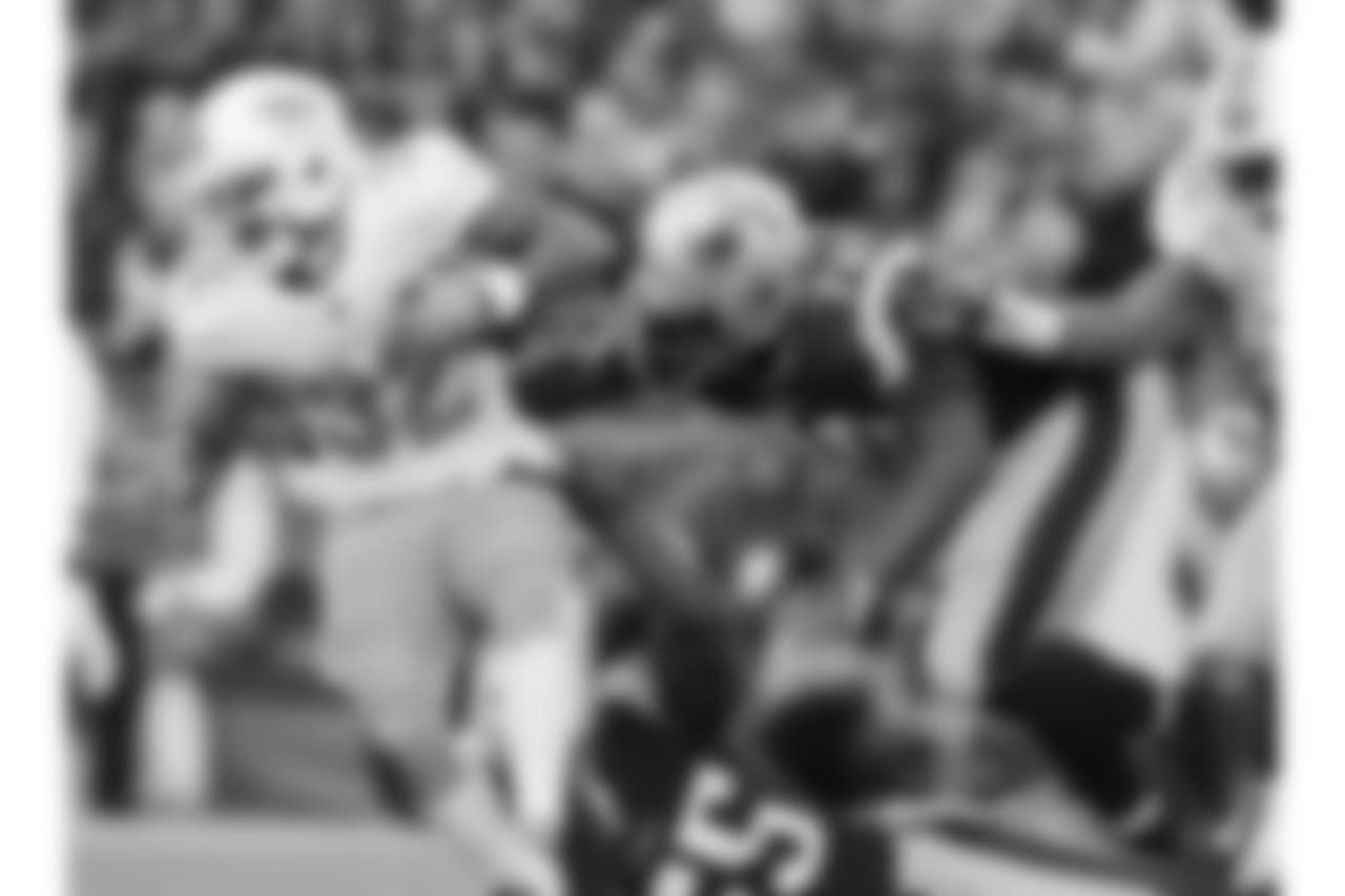 20171126_dolphins_silverman448.jpg