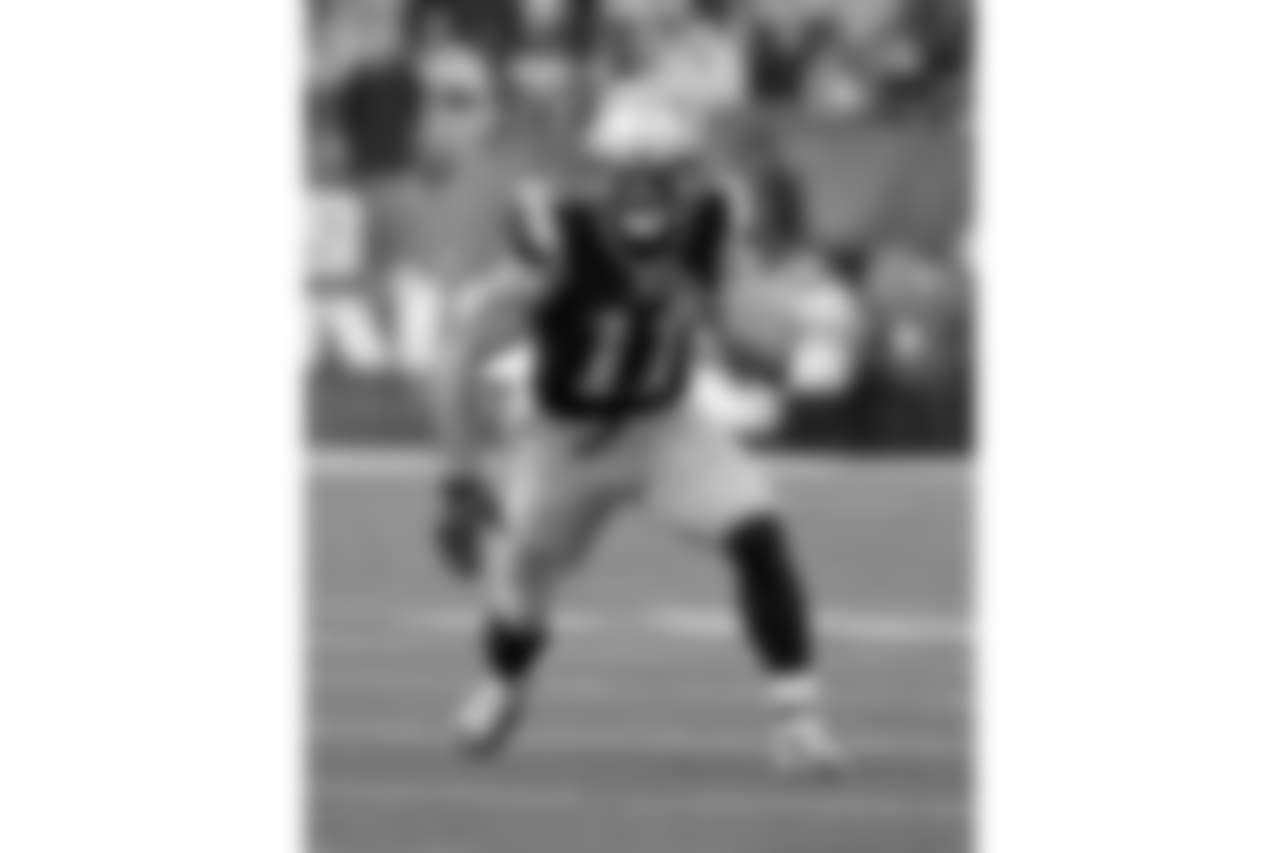 New England Patriots wide receiver Julian Edelman runs a pass route during the second half of an NFL football game against the New York Jets, Saturday, Dec. 24, 2016, in Foxborough, Mass. (AP Photo/Elise Amendola)