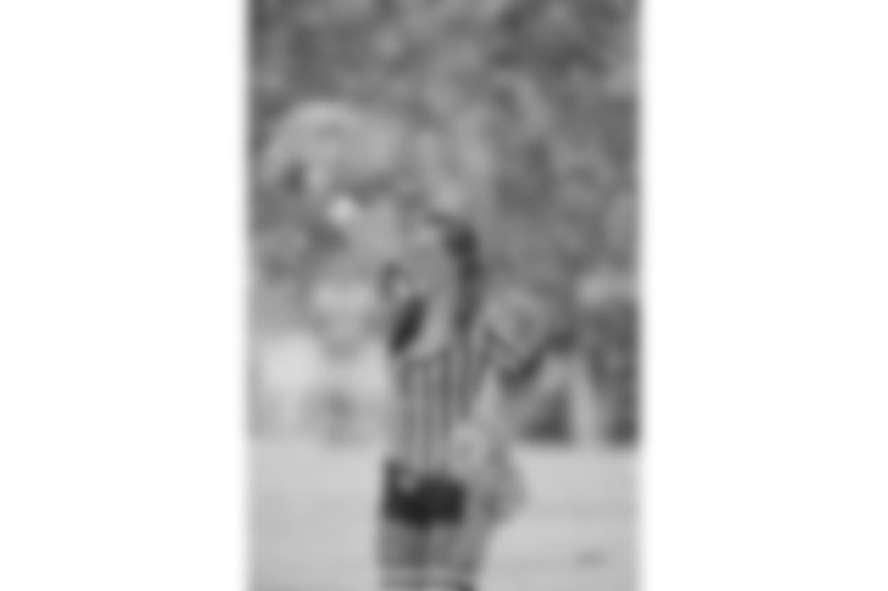 tt101809_kn0014-nfl_large_580_10001-watermarked.jpg