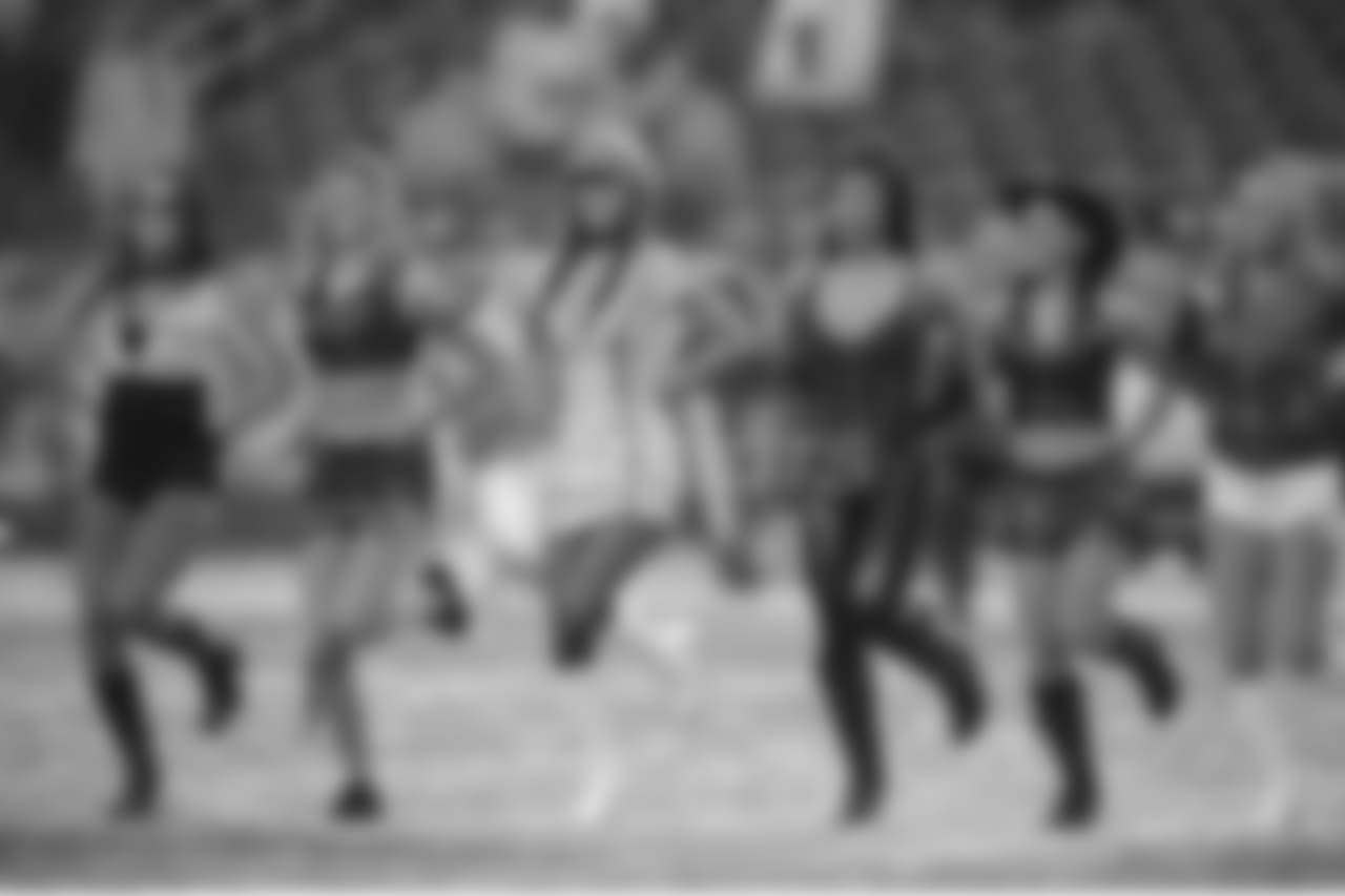 tt101809_jm0278-nfl_large_580_10001-watermarked.jpg