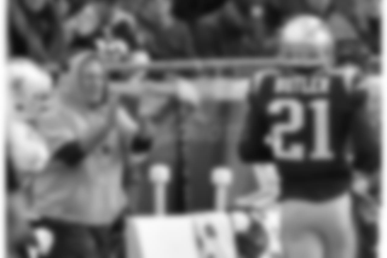 20171126_dolphins_nordstrom495.jpg