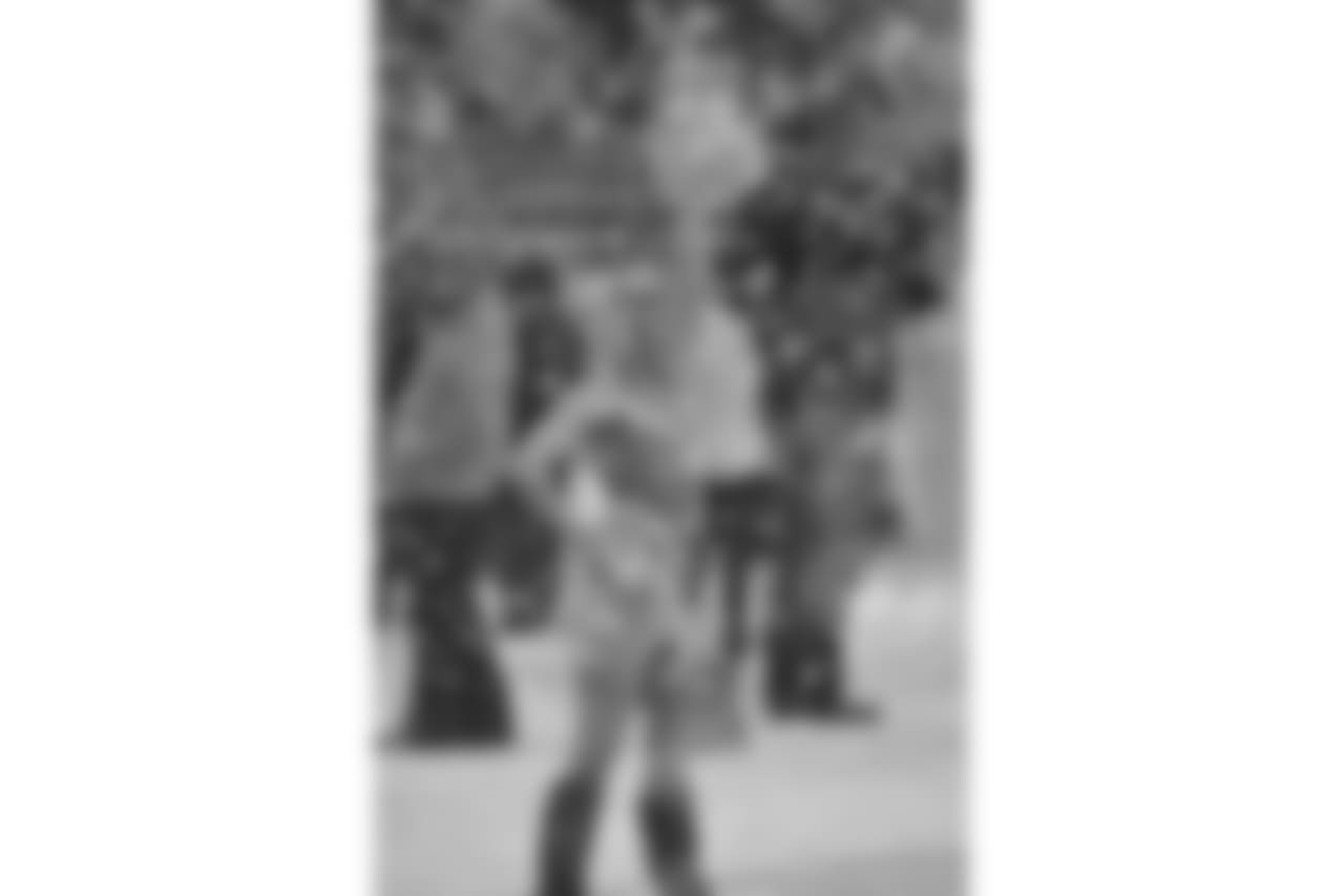 tt101809_kn0004-nfl_large_580_10001-watermarked.jpg