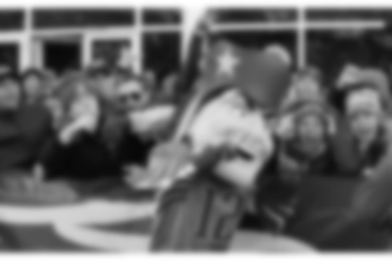 20171126_dolphins_silverman483.jpg