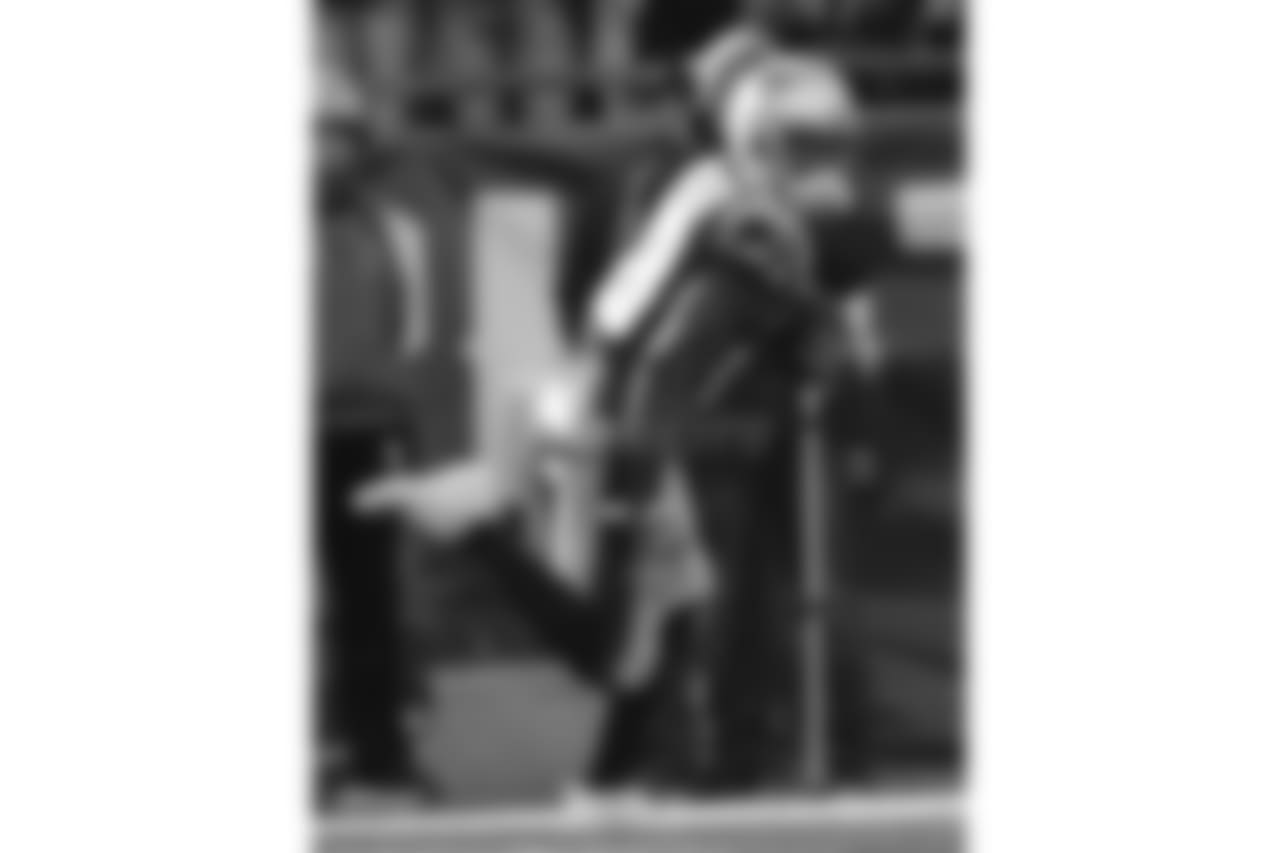 20171126_dolphins_silverman475.jpg