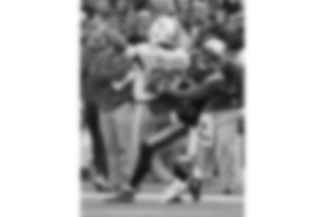 20171126_dolphins_silverman460.jpg
