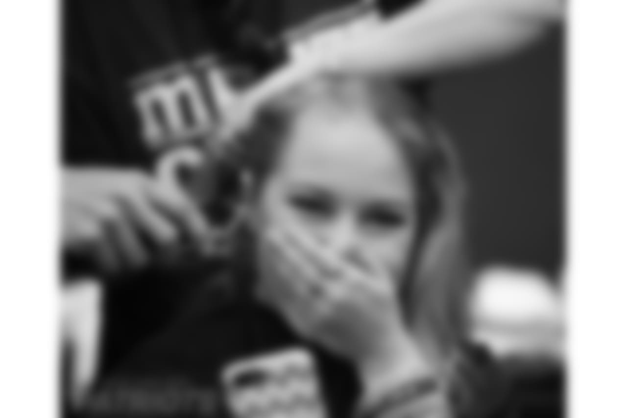 060318-BuzzOff_EJA076-watermarked
