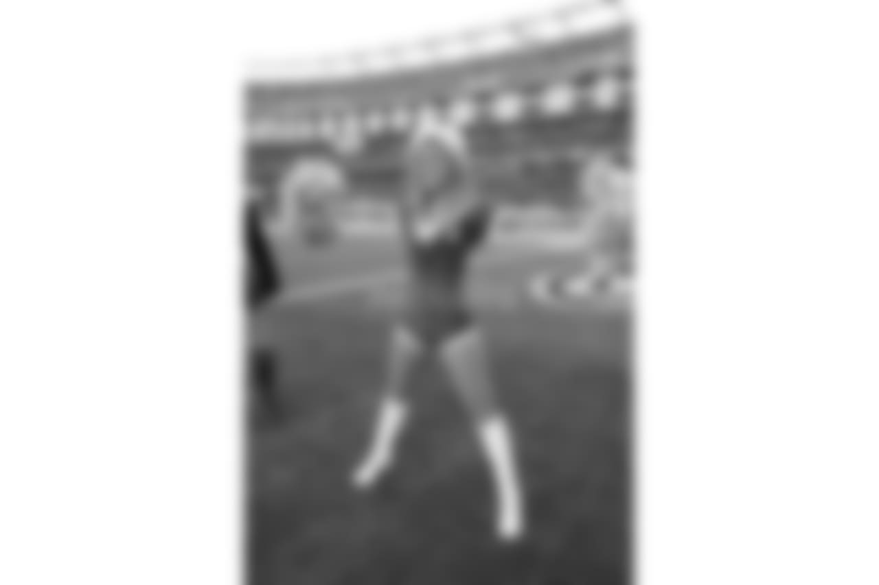 kelly_looke_as_a_sailor-nfl_large_580_10001-watermarked.jpg