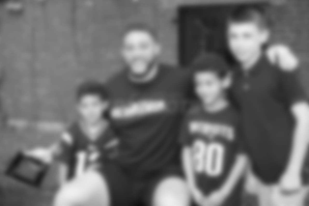 20180614_iPadDonation_Kelly683
