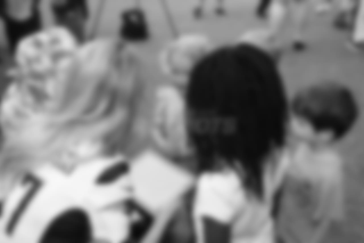 20180614_iPadDonation_Kelly674