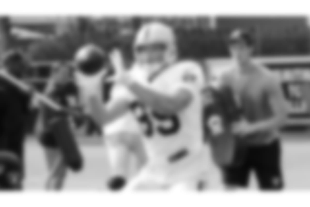 Oakland Raiders tight end Derek Carrier (85) on the field for practice at 2018 Training Camp at The Oakland Raiders Napa Valley Training Complex, Thursday, August 2, 2018, in Napa, California.